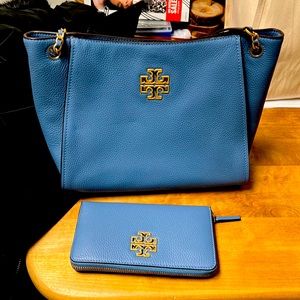 Brand new Tory Burch bag with matching wallet